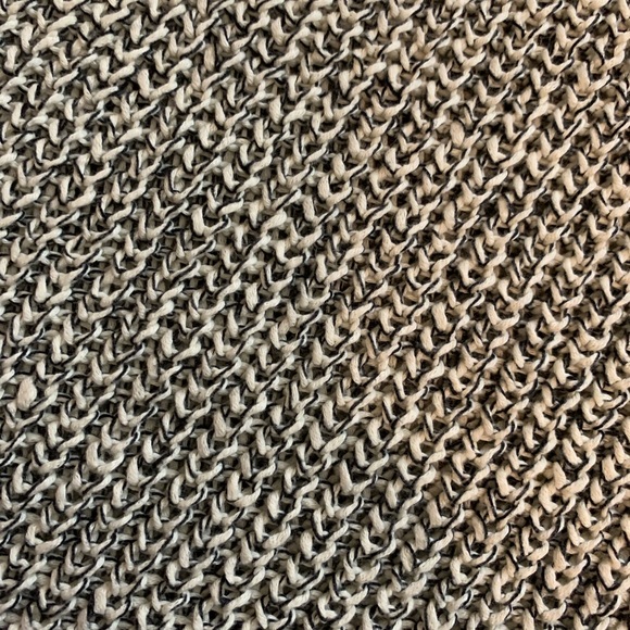 White and black sweater - Picture 3 of 5